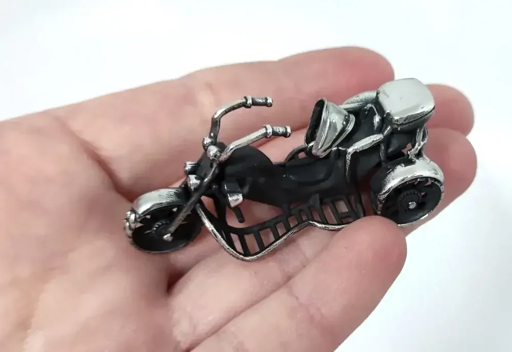 Přívěsek TRIKE (tříkolka) ve 3D z chirurgické oceli